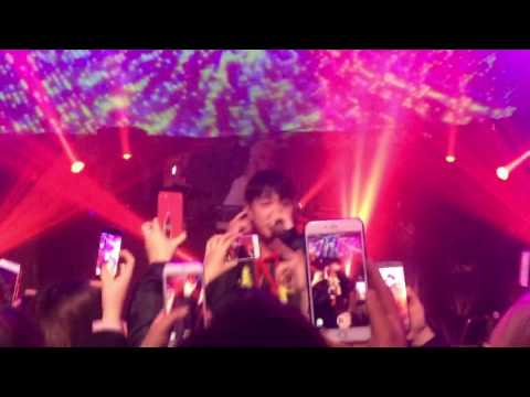 20161216 Bloo - 7 gold chains live (newblood)