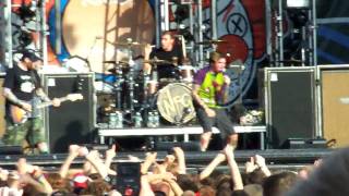 [HD] New Found Glory at Bamboozle - Don&#39;t Let Her Pull You Down
