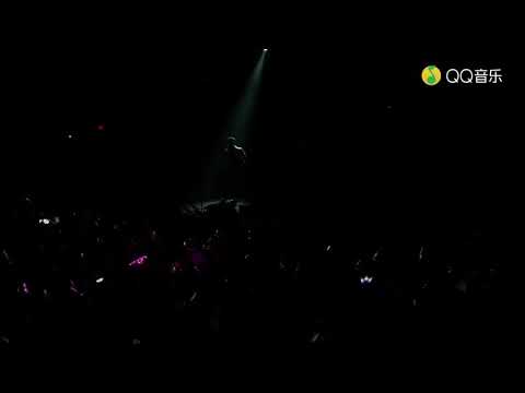 LAY ZhangYiXing 张艺兴《Lay U Down》