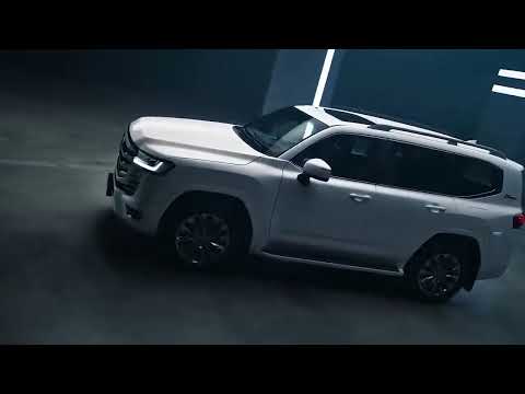 2022 Toyota Land Cruiser VS 2022 Range Rover Sports || Luxury SUV War