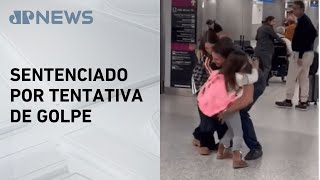 Ramagem encontra a família em aeroporto de Miami