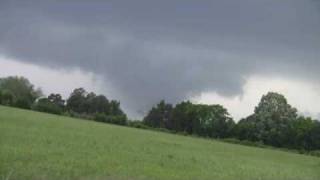 preview picture of video 'Tornado In Mississippi April 24, 2010 ouside Yazoo City'