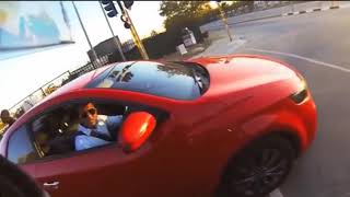 ROMPIENDO ESPEJOS  MOTOS VS AUTOS