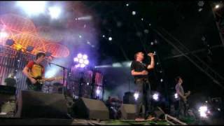 16 - Blur - The Universal (Glastonbury 2009)