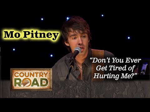 Mo Pitney plays a Ray Price song for Ray's widow Janie