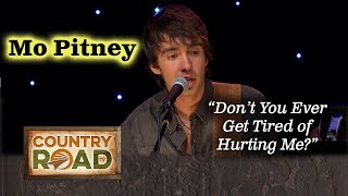 Mo Pitney plays a Ray Price song for Ray&#39;s widow Janie