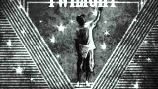 Ski Beatz - 'Fly By' feat. Currensy