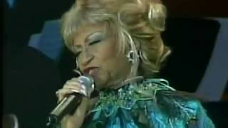 Celia Cruz y Johnny Pacheco Canta &quot;Oye Como Va&quot;