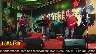 Download lagu Tioma Trio - Pajumpang di Pengkolan @DeCoffee3G mp3