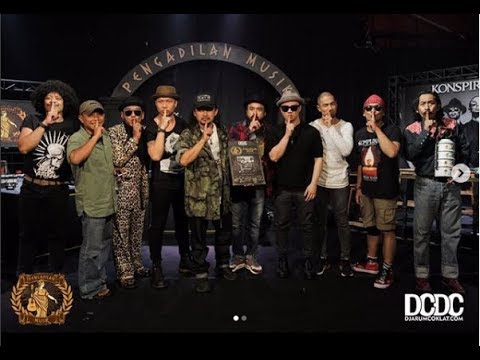 PENGADILAN MUSIK - Konspirasi