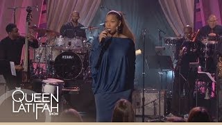 Queen Latifah Performs &quot;I Love Being Here With You&quot;