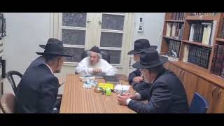 "כך מתקבלת החלטה היסטורית: הצצה נדירה אל מאחורי הקלעים של הנהגת הדור" המנהיג הרב לנדו על חוק הדיחוי