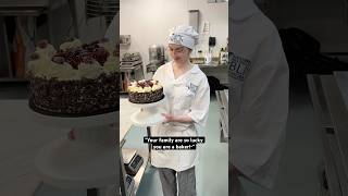 My cake MELTED- 😭 #bakery #pastryschool