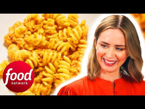 Emily Blunt's SCRUMPTIOUS Turkey Bolognese Recipe | Be My Guest With Ina Garten