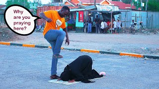 Muslim Lady HARRASED For PRAYING In Public What Ha