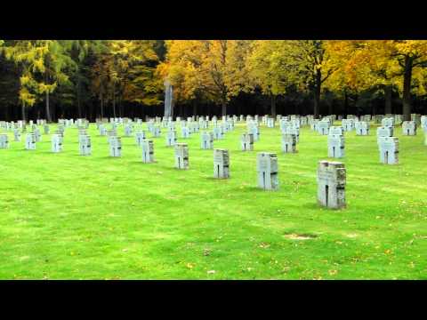 Ehrenfriedhof Hürtgen 1/3 - www.worldwartours.be