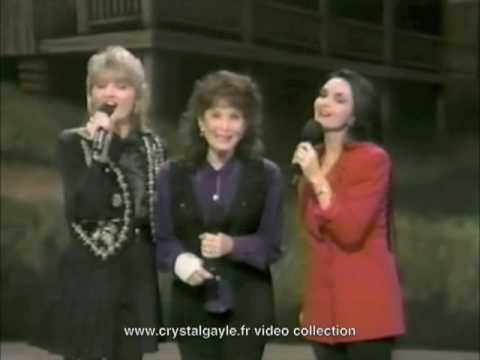 Crystal Gayle - the wings of snow white dove - interviews - Loretta lynn and Friends - part 1
