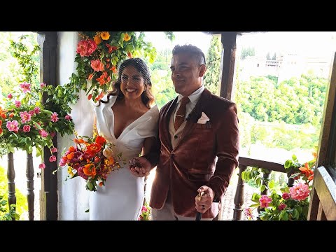 Mirador de Morayma lavish April elopement in Granada with dog witness