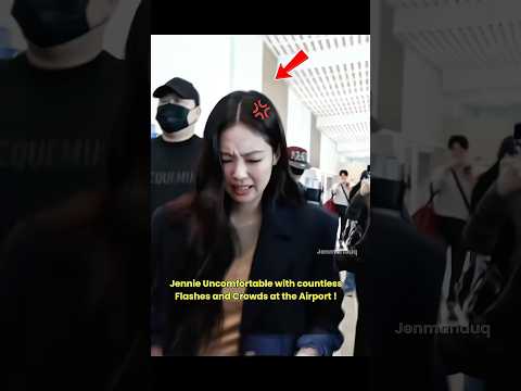 Jennie struggles with countless camera flashes and the crowd #blackpinkedit #jennie