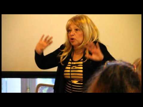 download lagu mp3 mp4 Dora Mauro, download lagu Dora Mauro gratis, unduh video klip Dora Mauro