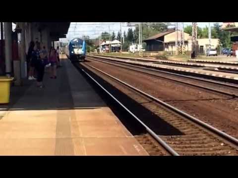 Příjezd a odjezd vlaku R 808