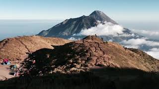 preview picture of video 'Upacara 17 agustus di  gunung merbabu'