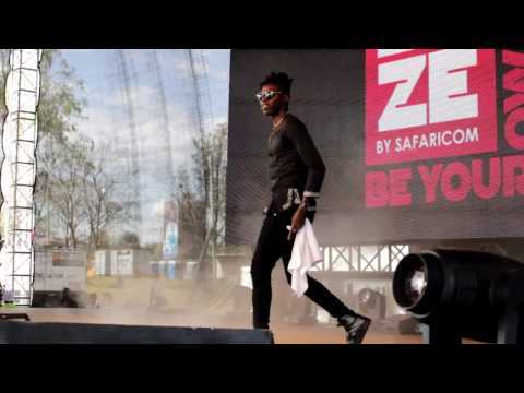 VICMASS LUODOLLAR PERFORMING IN KISUMU CITY-PART 1[ Kech Kech ]