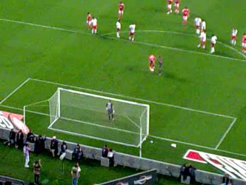 Benfica Leixoes Penalti Cardozo