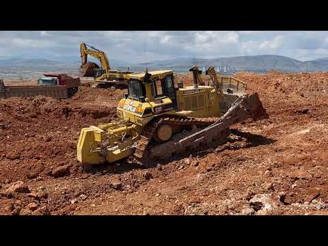 Caterpillar D8N Bulldozer Ripping And Pushing