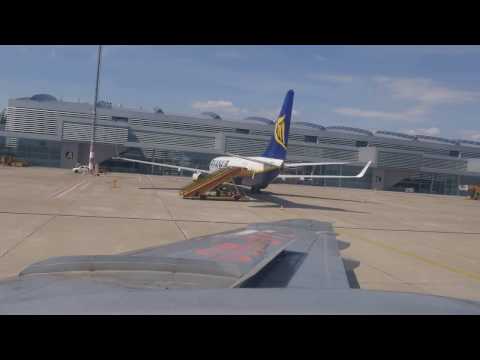 OM-BYO - taxiing after landing