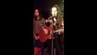 Birdy and her sister sing Older