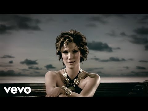 Video de Mistaken Identity