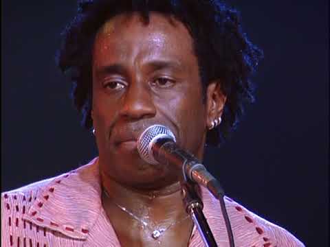 Fundo de Quintal - Pot-Pourri: Não tá nem aí / Verdadeira chama