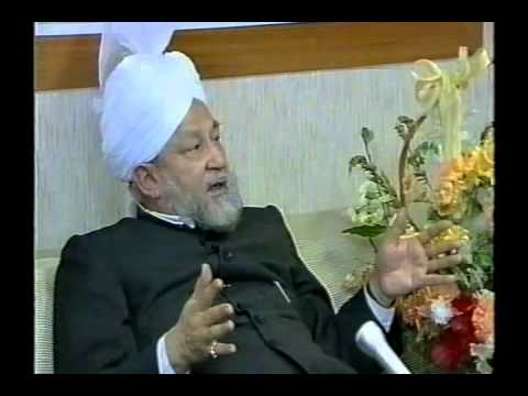 Hazrat mirza Taher Ahmad,s sitting with russian Ahmadies part 2