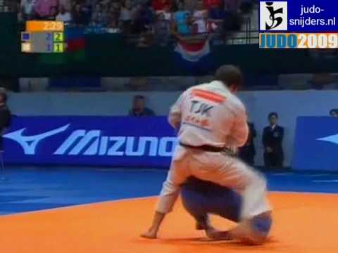 Judo 2009 Rotterdam: Shokir Muminov (UZB) - Sherali Bozorov (TJK) [-81kg].