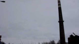 preview picture of video 'Zwalenie komina w DOLWIS S.A. Leśna'