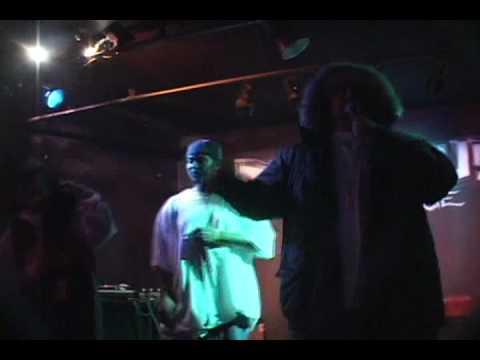 AWGGY - DZ performing live in 2005