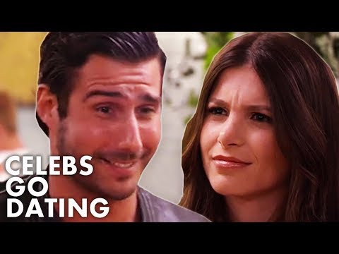 download lagu mp3 mp4 Alik Alfus, download lagu Alik Alfus gratis, unduh video klip Alik Alfus