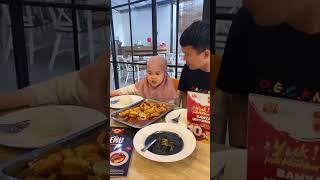 Download lagu Lapar #comedy #funny #dagelan #ngakak #makassar #humor #mukbang #lipsync mp3