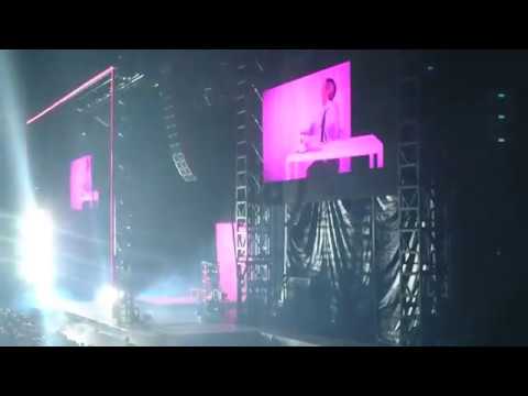 Sia - Bird Set Free (Live in Melbourne 2017)