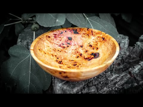 Schüssel aus Maserknolle mit Bewohner 😬 gedrechselt auf der Stratos XL