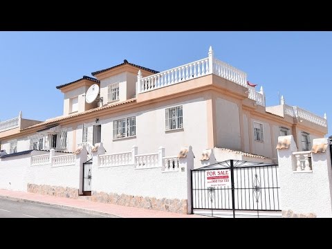 CIUDAD QUESADA - 5 Bedrooms Bungalow with Guest Apartment & comm. Pool- (©WhiteVillasInSpain)