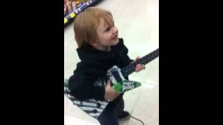 3 year old paper jamz his ass off!