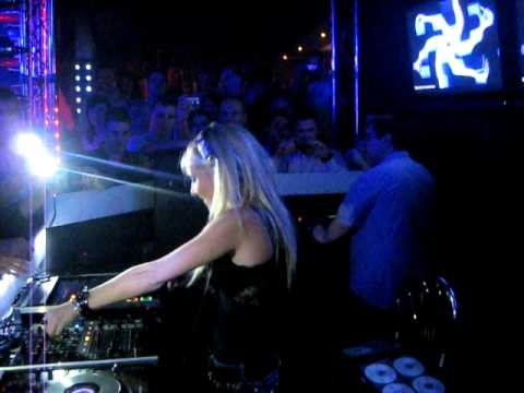 Claudia Cazacu LIVE @ Ekwador Club Manieczki