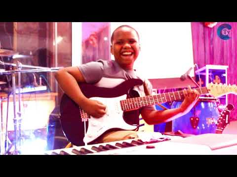 Dr Ipyana Ft. Ambwene Mwasongwe - UBHAGHILE/You Are Able/Unaweza Guiter Cover By Moses Udoba