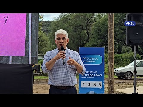 El gobernador Claudio Poggi entregó casas en Nogolí