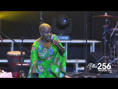 Angelique Kidjo - "Wombo Lombo" Perfomance in Uganda