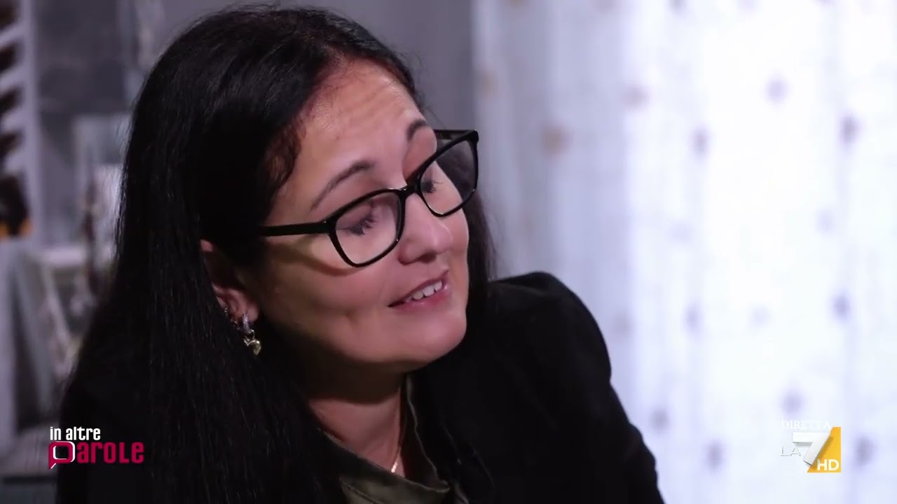 "Ho sempre lavorato", la storia di Cinzia, lavoratrice e madre sfrattata  da casa. Il servizio ...