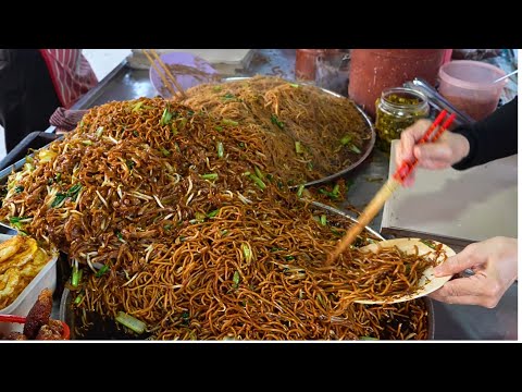Popular Fried Noodle Dish Only $0.50 – Loved by Locals at Jelutong Market 🇲🇾