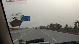 preview picture of video 'Over speeding vehicle at Yamuna Expressway, JP Expressway'